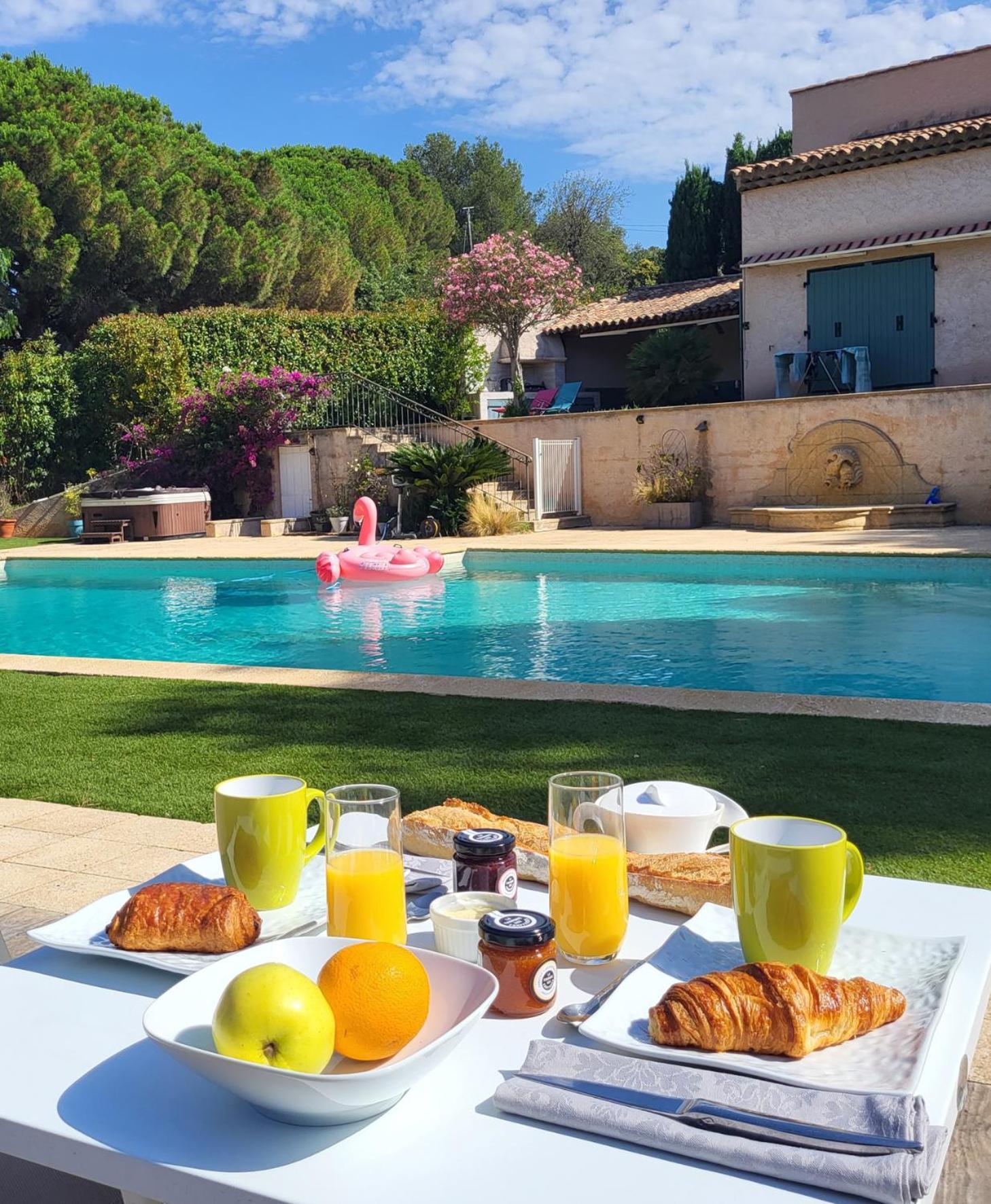La Villa Romeo, Piscine Et Spa Sainte-Maxime Exteriör bild