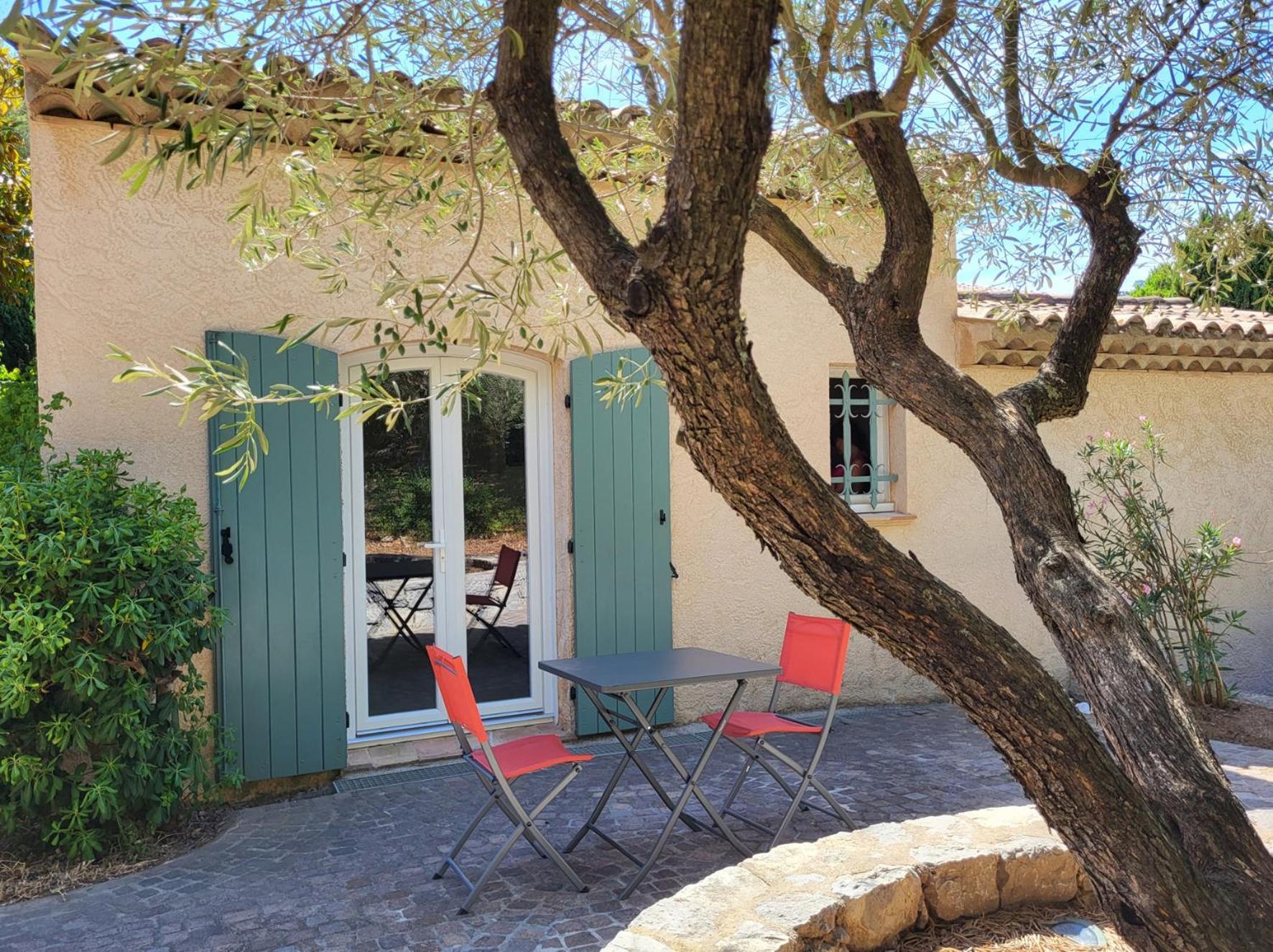 La Villa Romeo, Piscine Et Spa Sainte-Maxime Exteriör bild