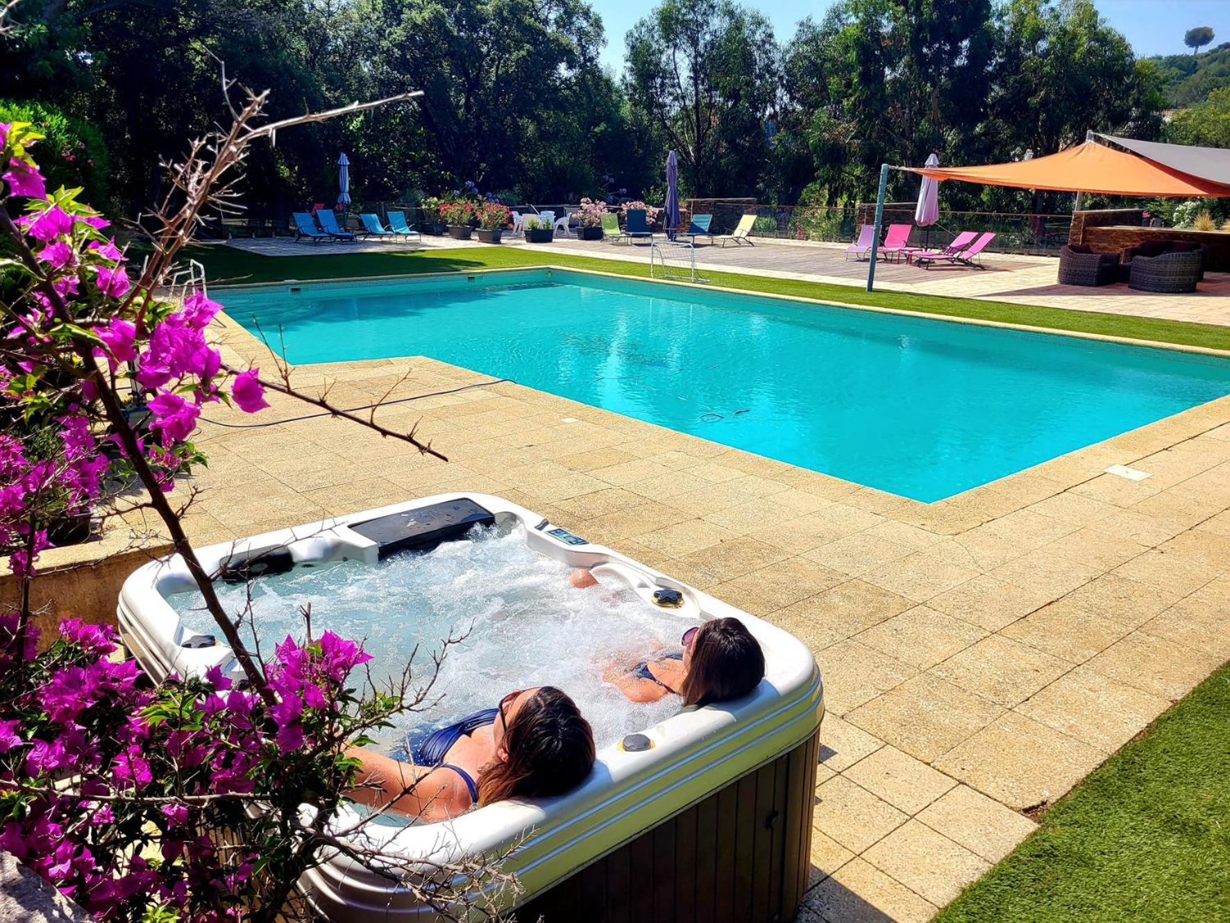 La Villa Romeo, Piscine Et Spa Sainte-Maxime Exteriör bild